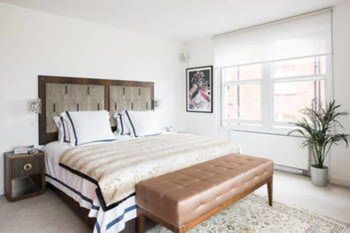 Room 12 of 32