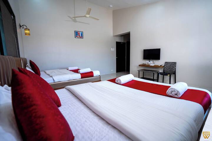 Room 9 of 24