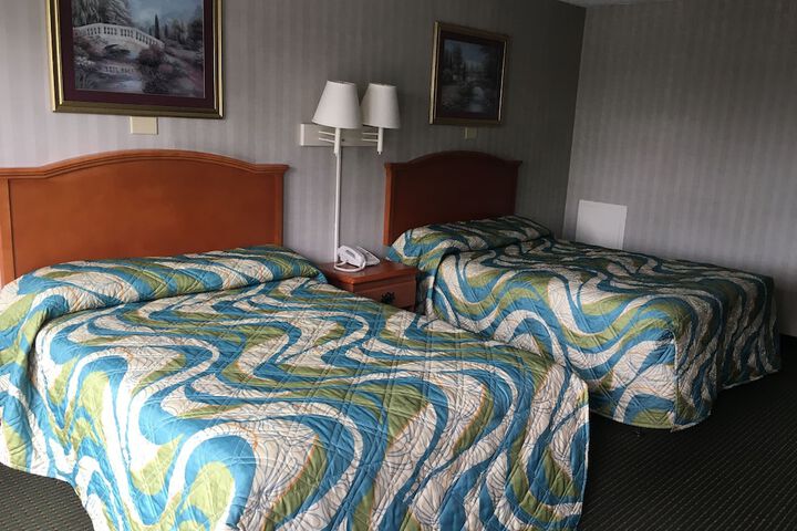 Room 6 of 32