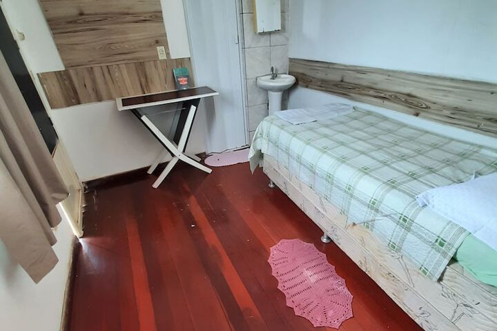 Room 7 of 13