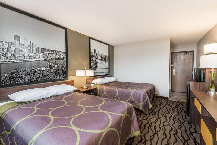 Room 13 of 27