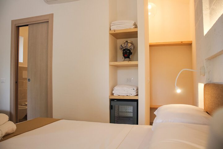 Room 3 of 44