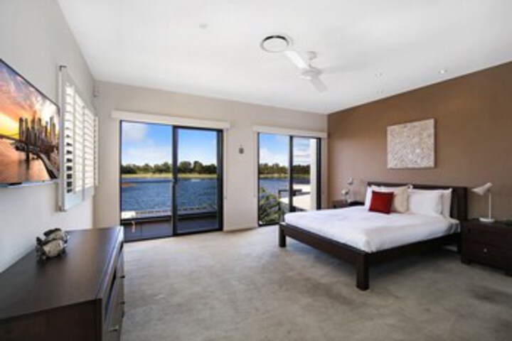 Room 10 of 22