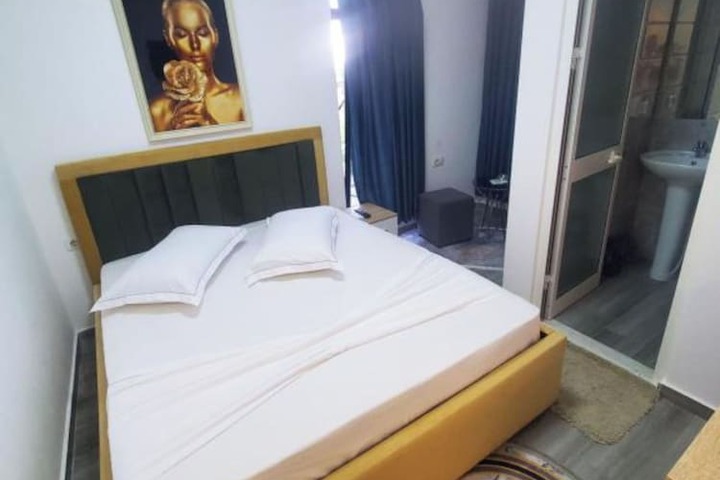 Room 10 of 23