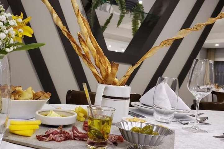 Dining 43 of 55