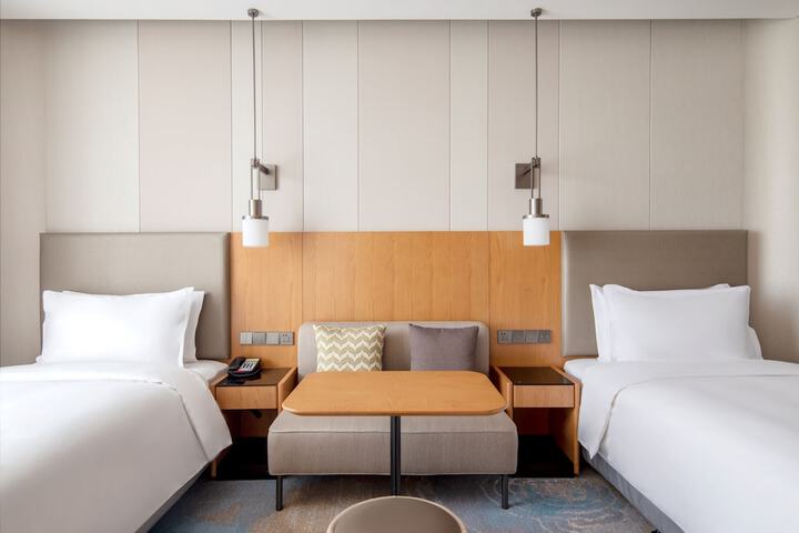 Room 10 of 46