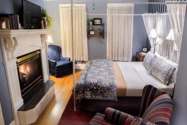 Room 14 of 48
