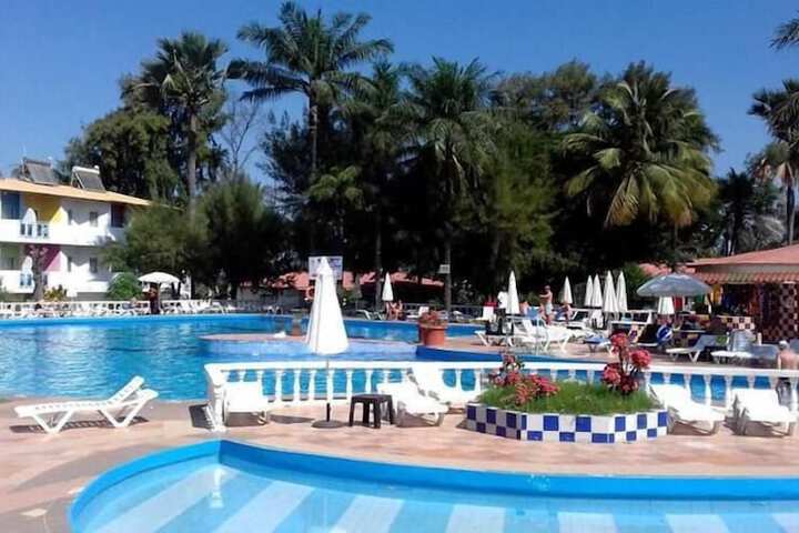 Hotel Pool