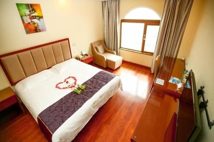 Room 12 of 45
