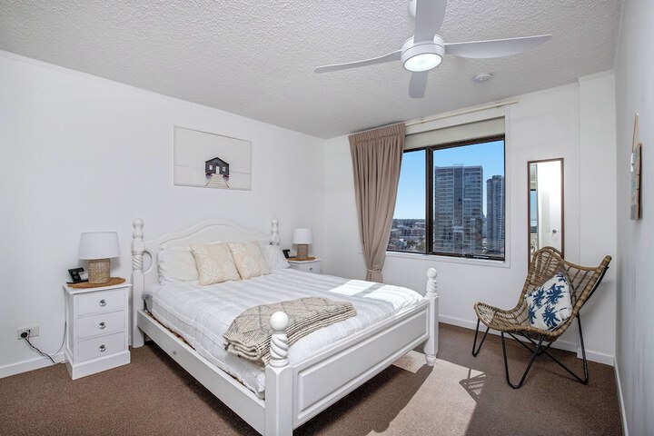Room 25 of 174