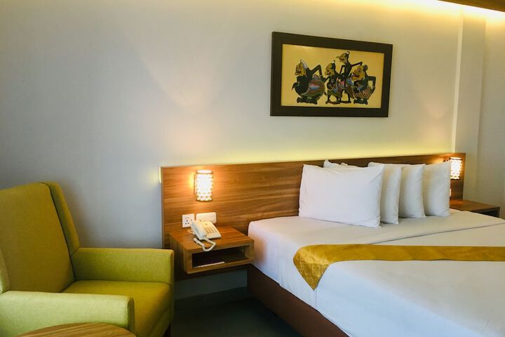 Room 3 of 43