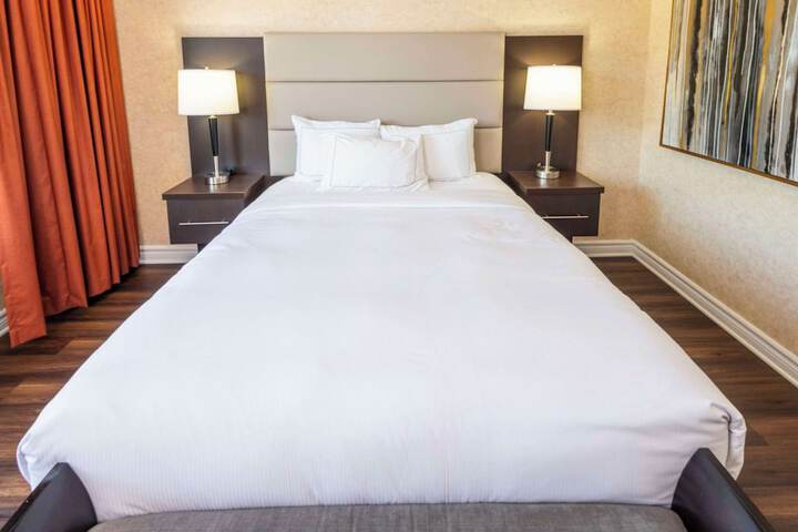 Queen Bed with Sofa (4 of 35)