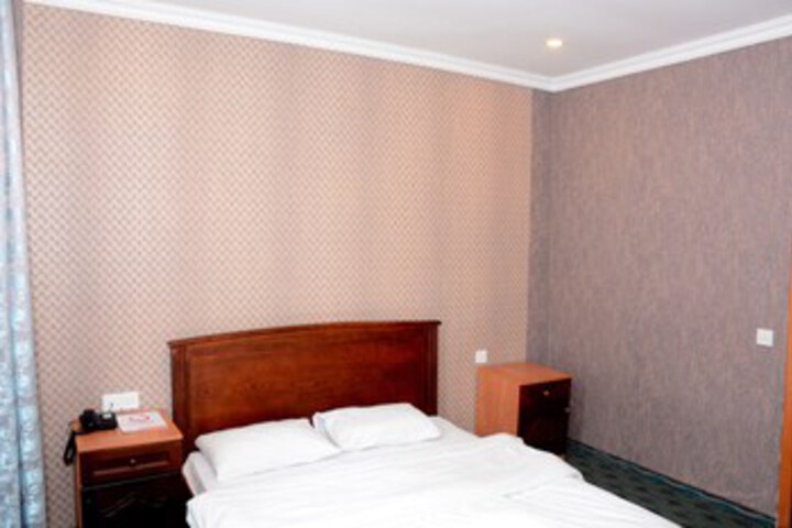 Room 52 of 90