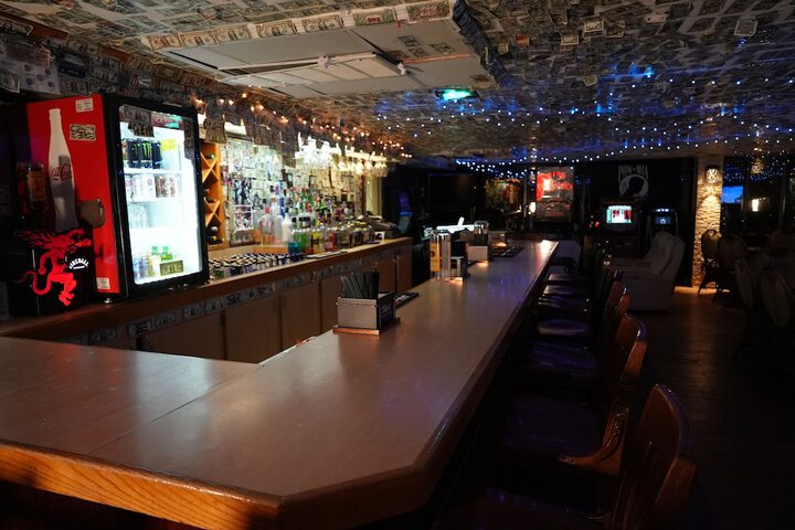 Lounge 41 of 43