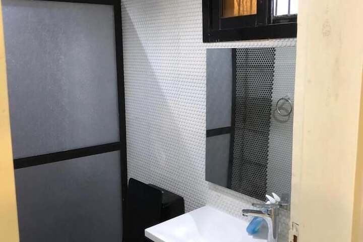 Room 18 of 29
