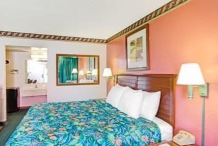 Room 14 of 24
