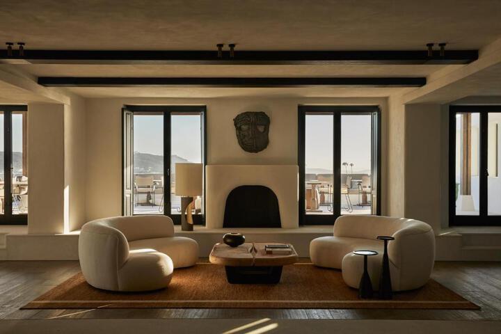 Hotel Interior 5 of 23