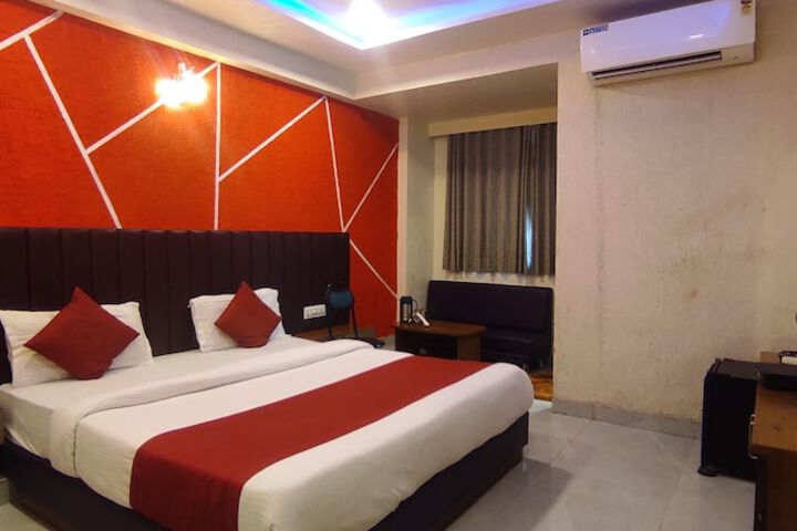 Room 2 of 44