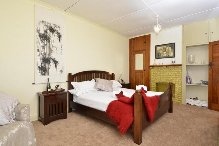 Room 3 of 5