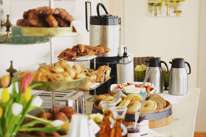 Breakfast/Coffee Service 96 of 132