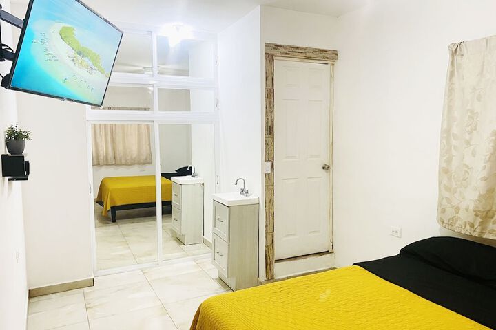 Room 12 of 103