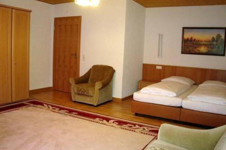 HOTEL ALEXANDER