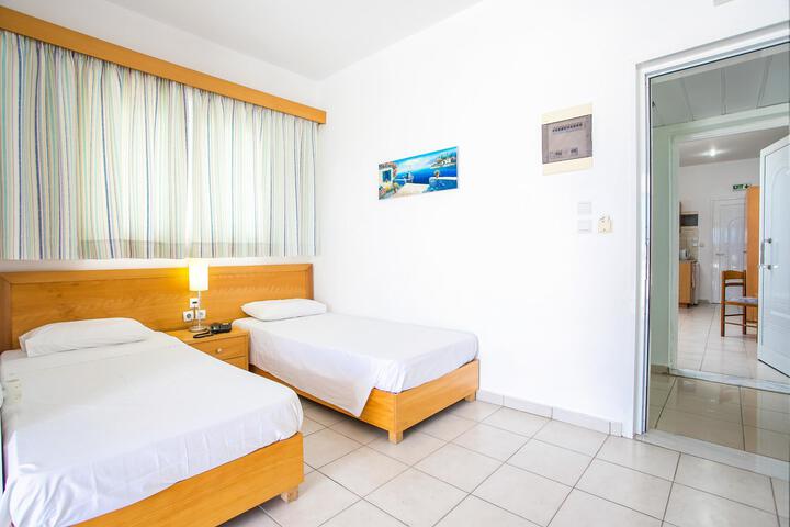 Room 10 of 47