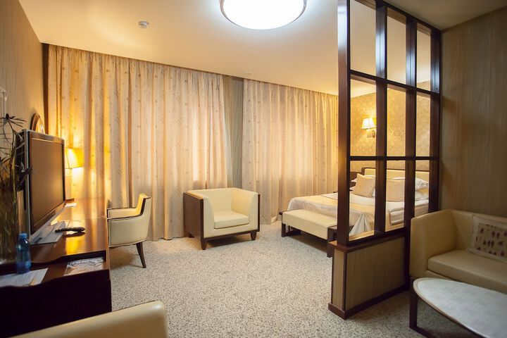 Room 10 of 75