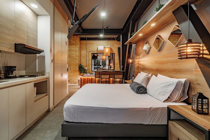 Room 3 of 230