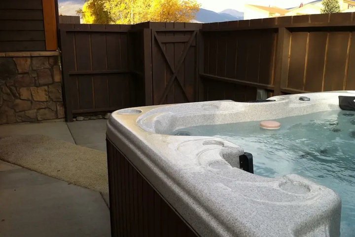 Pool 13 of 19