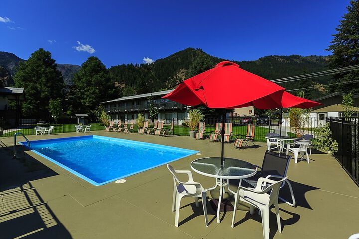 Pool 44 of 72