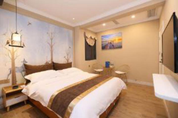 Room 6 of 6
