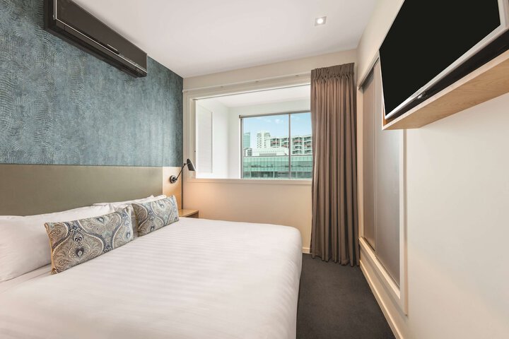 Room 28 of 72