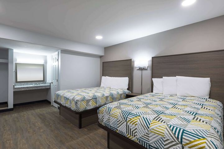 Room 9 of 27