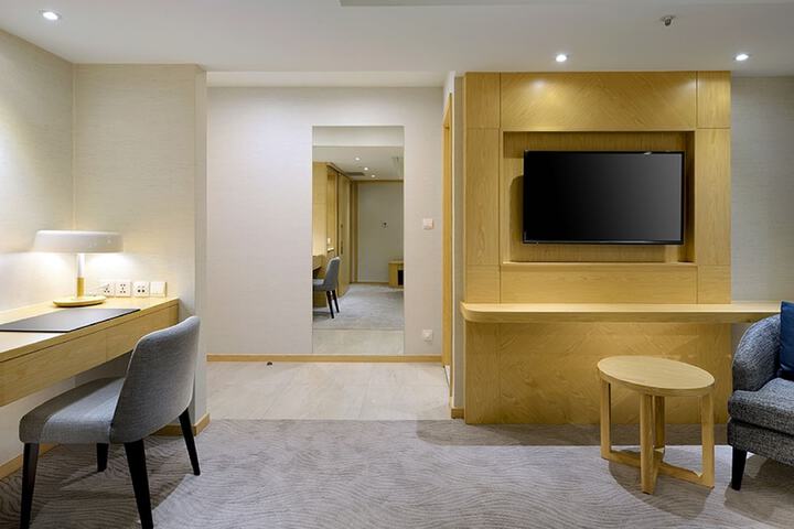 Room 10 of 44