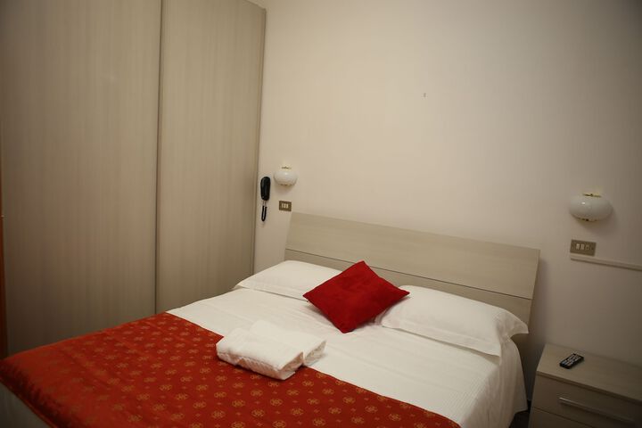 Room 14 of 35