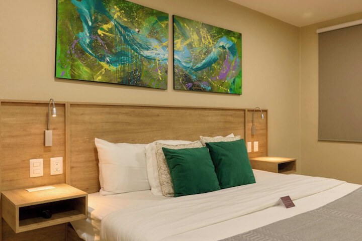Room 18 of 34