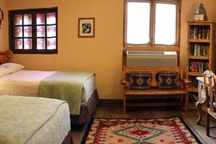 Room 3 of 40