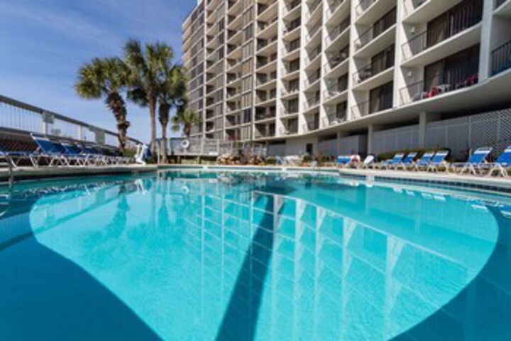 Pool 121 of 185