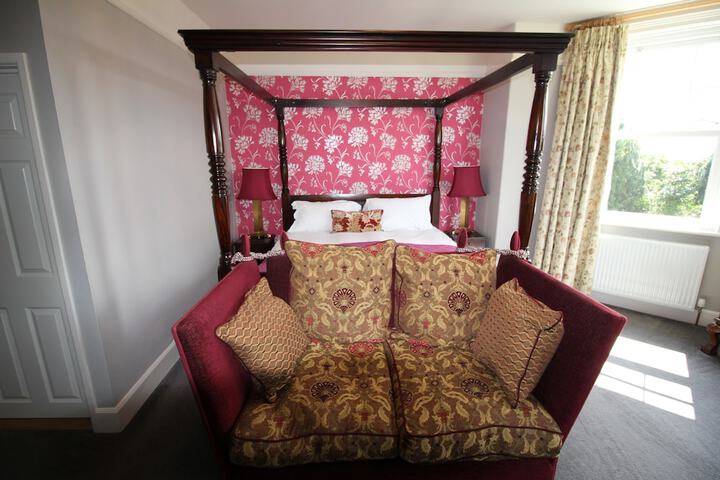 Room 13 of 84
