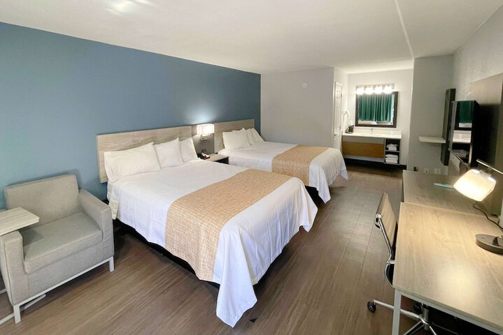 2 Queen Beds (3 of 7)