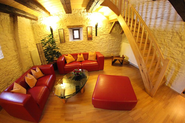 Room 6 of 23
