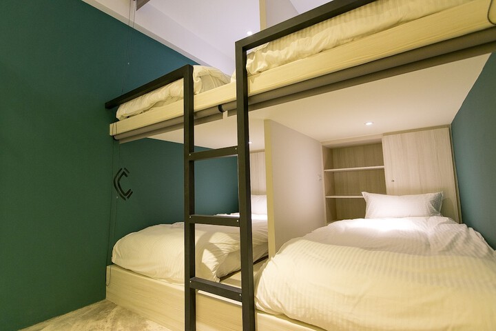Room 10 of 43