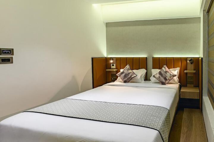 Room 6 of 29