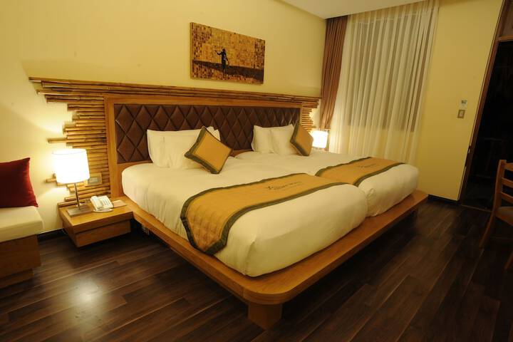 Room 6 of 112