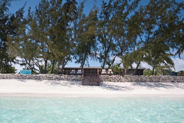 Photo of Hollywood Beach Suites Turks and Caicos