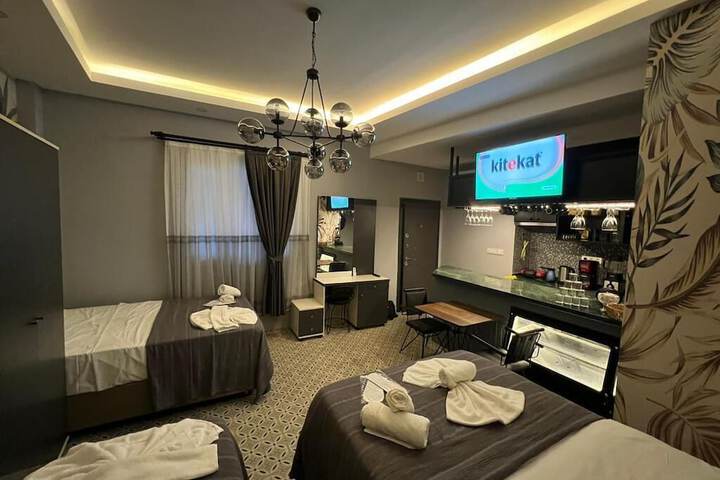 Room 4 of 14
