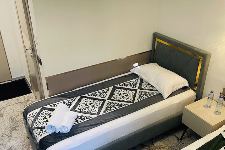 Room 37 of 127
