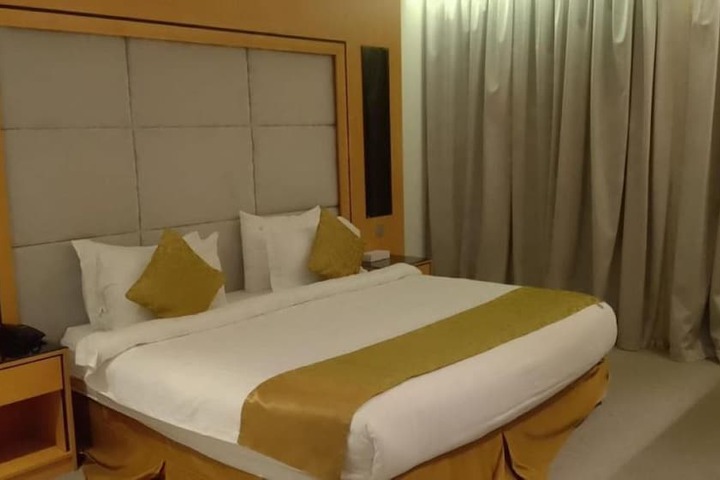 Room 2 of 9