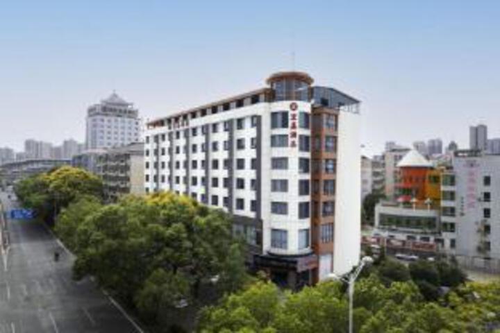 Yijia Hotel